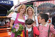 Karin Seehofer und Dieter Reiter begrüssten 100 Kinder zum Wiesnbummel (©Foto: Ingrid Grossmann)